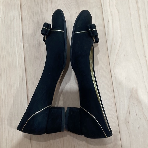 Salvatore Ferragamo Vara Bow pumps size 7.5 - Picture 5 of 7